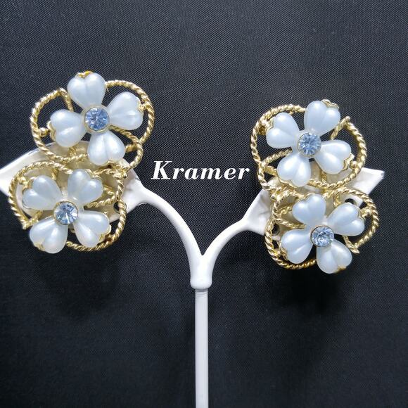 Kramer Blue Rhinestone Flower Clip Earrings, Lucite Gold Plated, 1950s Vintage - Picture 1 of 10